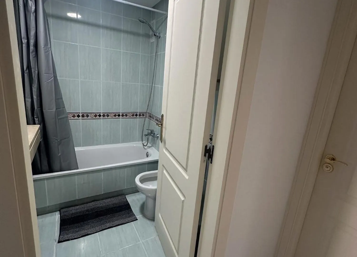 Torremolinos Habitaciones Privada En Apartamentos Compartidos 0*,