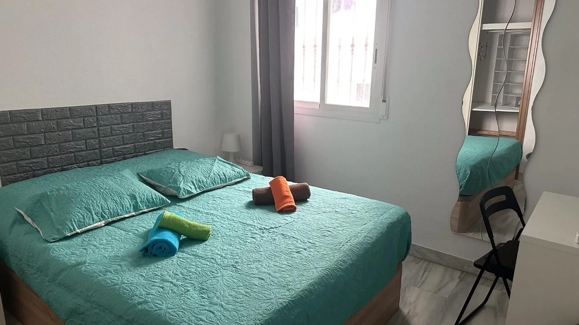 Torremolinos Habitaciones Privada En Apartamentos Compartidos 0*,