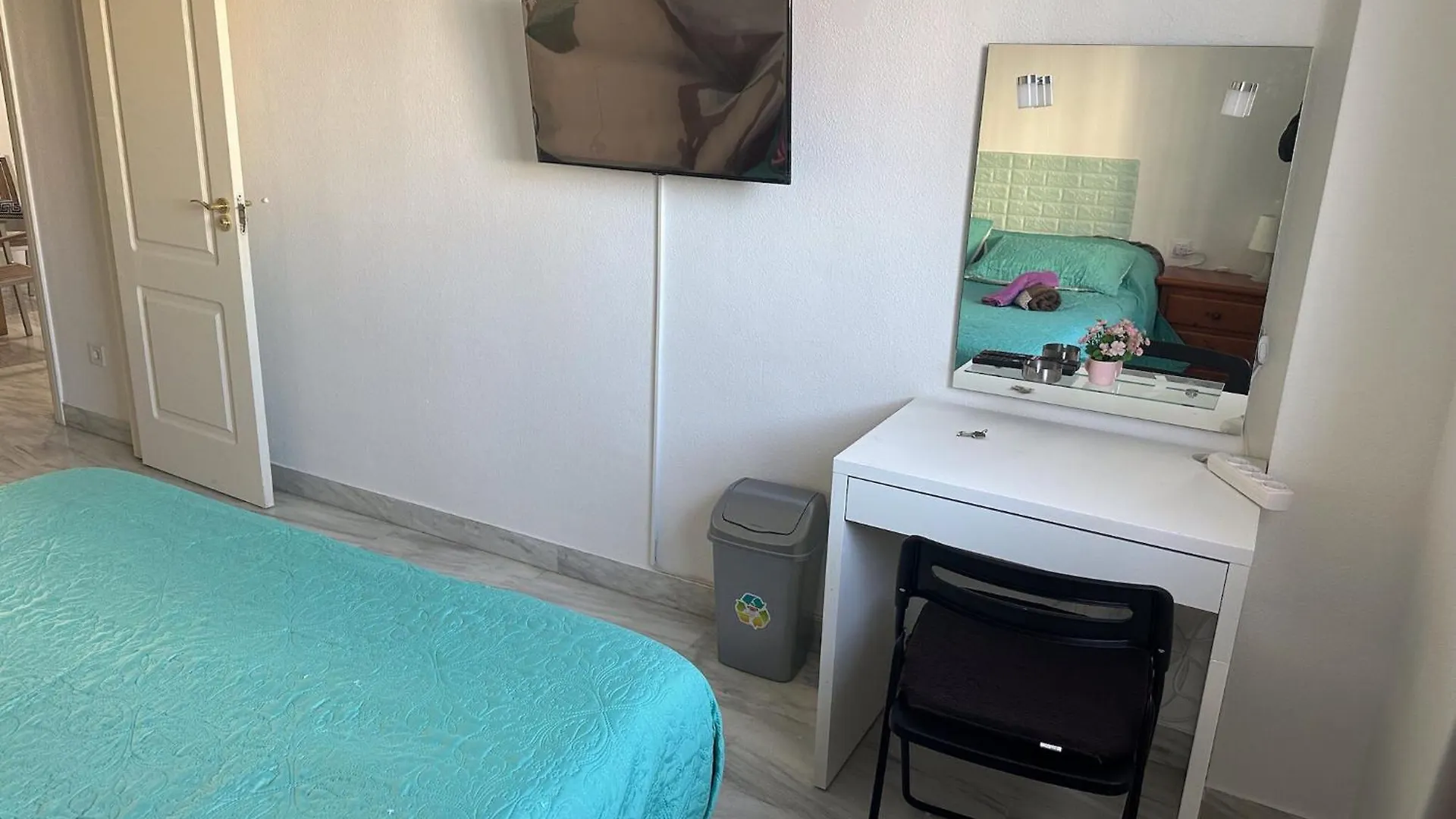 Habitación en casa particular Torremolinos Habitaciones Privada En Apartamentos Compartidos España